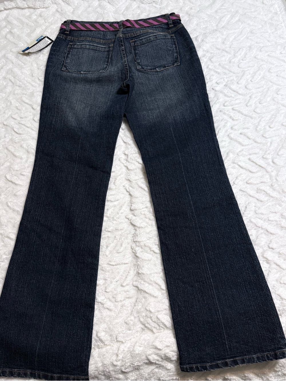 Covington Women's Dark Blue Flare Jeans with Pink Striped Belt - Size 6 - Picture 16 of 16